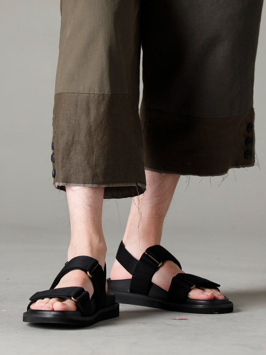 The Viridi-anne UMA WANG masnada 23SS Pants that can create an accent with a single pair of pants unified with gentle colors. - VI-3569-04-Dark-olive Fragment Cropped Trousers Dark Olive US9561-Black Men's Sandals Black 3-005