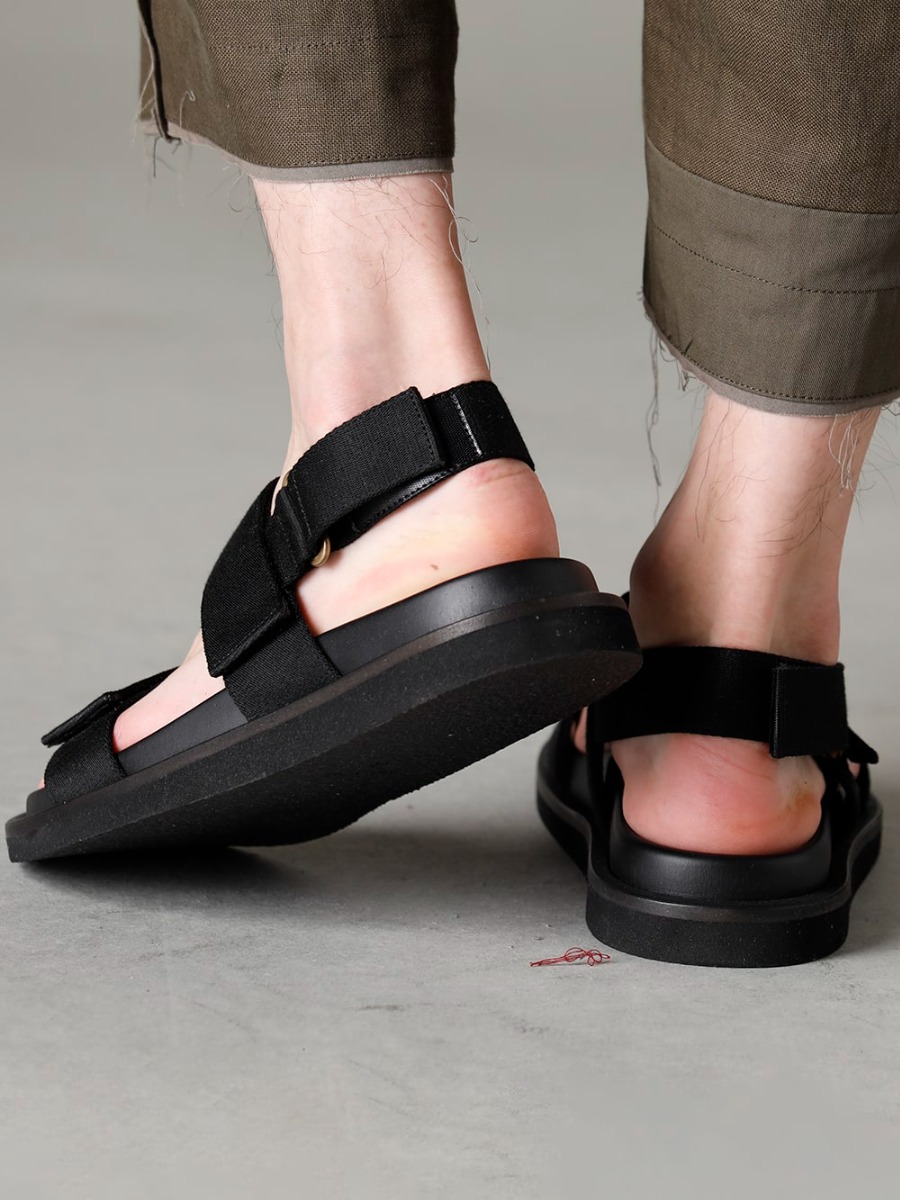 The Viridi-anne UMA WANG masnada 23SS Pants that can create an accent with a single pair of pants unified with gentle colors. - VI-3569-04-Dark-olive Fragment Cropped Trousers Dark Olive US9561-Black Men's Sandals Black 3-007