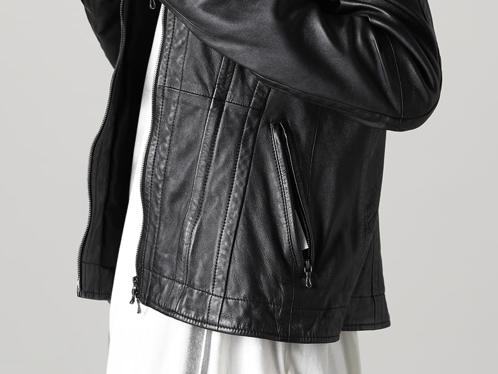 ユリウス 2023SS - JULIUS(ユリウス) 2023SSコレクションより第5弾目のアイテムがデリバリー！只今より店頭・通販共に販売スタート！ - 819BLM1(ラムレザー シームドジャケット) - 1-005