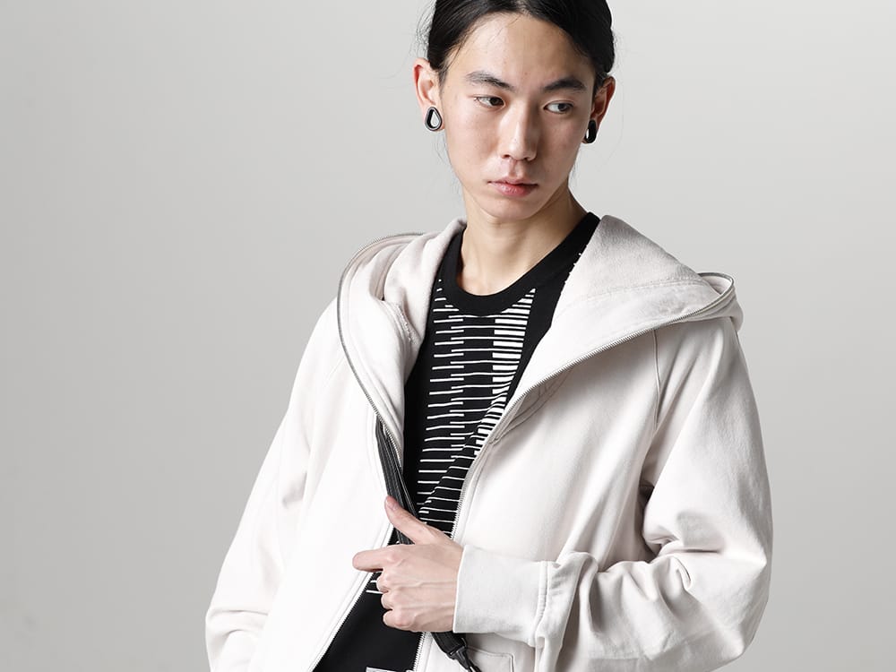 ユリウス 2023SS - JULIUS(ユリウス) 2023SSコレクションより第5弾目のアイテムがデリバリー！只今より店頭・通販共に販売スタート！ - 819CUM1-plaster(フロントジップ スウェットフーディー プラスター) - 3-010
