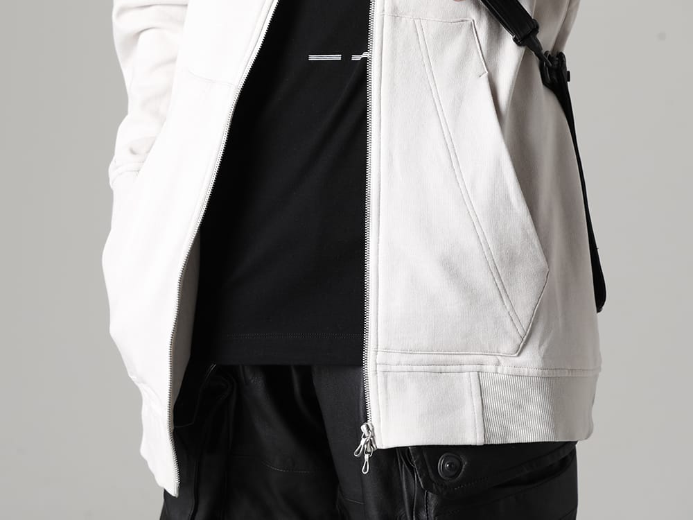 ユリウス 2023SS - JULIUS(ユリウス) 2023SSコレクションより第5弾目のアイテムがデリバリー！只今より店頭・通販共に販売スタート！ - 819CUM1-plaster(フロントジップ スウェットフーディー プラスター) 819PAM4(ラムレザー ガスマスク スキニーパンツ) - 3-011