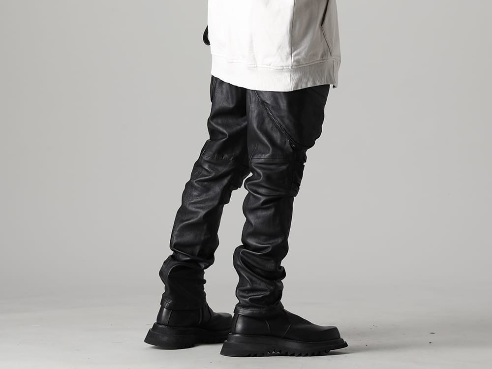 ユリウス 2023SS - JULIUS(ユリウス) 2023SSコレクションより第5弾目のアイテムがデリバリー！只今より店頭・通販共に販売スタート！ - 819PAM4(ラムレザー ガスマスク スキニーパンツ) - 3-014