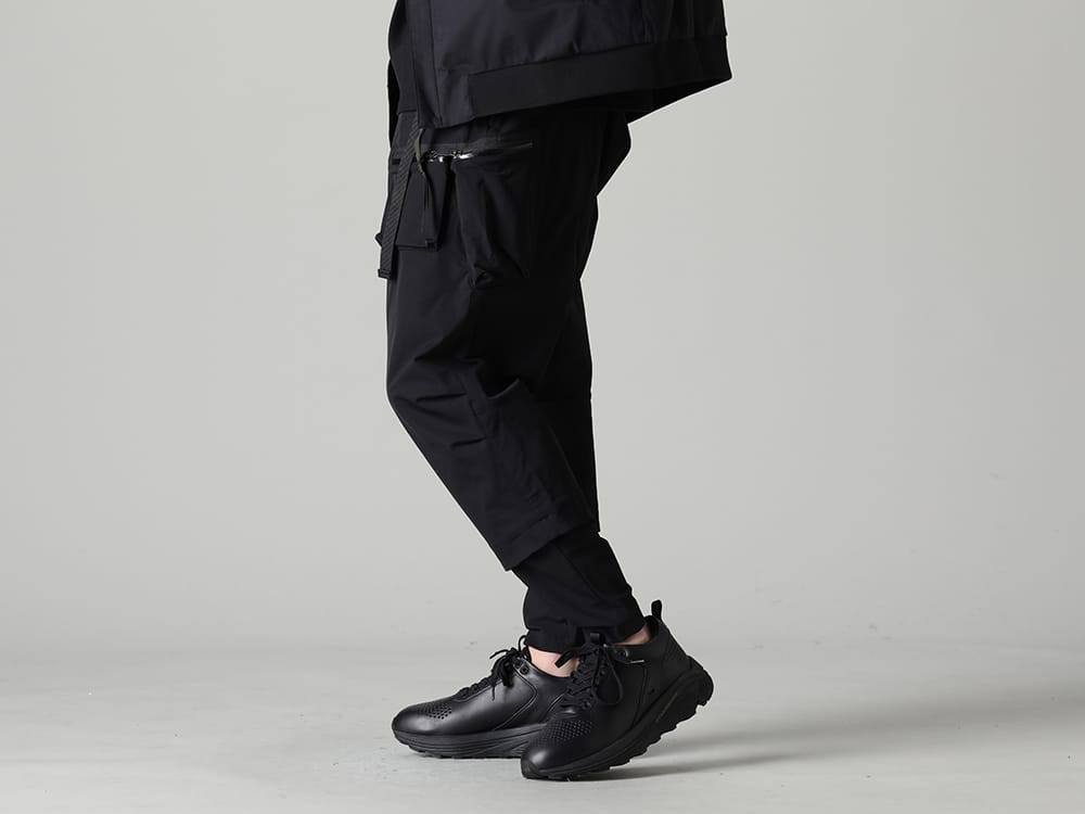 ACRONYM /SUNCORE 2023SS The drawcord adds a moderate sense to the overall look. - P23Q-DS(Wide Drawcord Trousers) SCV186C016 Black(Night Run light Black) - 3-002