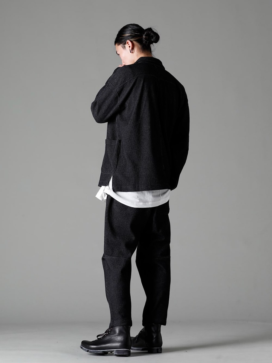 The Viridi-anne 23SS styling Unusual styling with unique knit material - VI-3594-01 Striped Knit Blazer VI-3611-01-Off-White Double layered short sleeve T-shirt off white VI-3596-04-Black Striped Knit Drawstring Pants Black FW-CSHS Leather boots GUIDI Horse leather 1-004