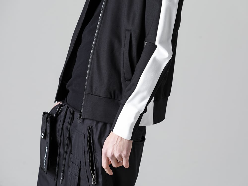 RIPVANWINKLE 2023SS Selecting comfortable knit T-shirt underneath jersey  - RW-526 - Line Track Jersey - RW-509-Black - Parachute Pants Black  2-004