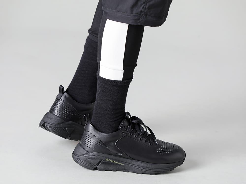 RIPVANWINKLE 2023SS Accentuated with glass case that is soon available for online reservation. - RW-526 - Line Track Jersey - SCV186C016 Black - Night Run Light Black  3-004