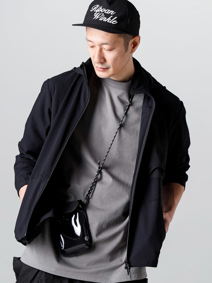 RIPVANWINKLE 2023SS Select mobile pouches for spring and summer, when the use of accessories becomes important.  - 極細の長繊維な糸で高密に織りあげ、しっかりと丈夫な生地でありながら、全方向に伸縮がある快適なマルチストレッチ素材を使用した新型のスタンドフーディジャケット。 RW-503-Black - Stand Hoodie Jacket - RW-548-Shark - Drop Shoulder-T Shark - RW-550 - Mobile Pouch 2-001