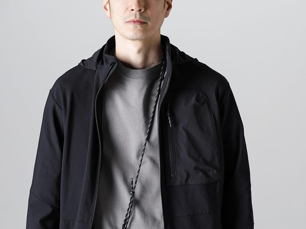 RIPVANWINKLE 2023SS Select mobile pouches for spring and summer, when the use of accessories becomes important.  - RW-503-Black - Stand Hoodie Jacket - RW-548-Shark - Drop Shoulder-T Shark - RW-550 - Mobile Pouch 2-002