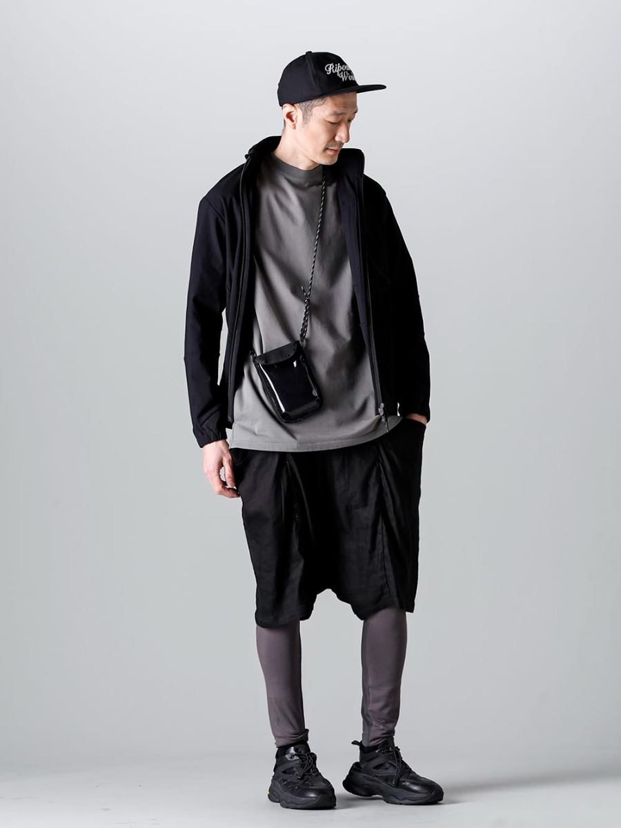 RIPVANWINKLE 2023SS RIPVANWINKLE's sarouel jodhpurs shorts with a deep crotch but with elegance - RW-503-Black - Stand Hoodie Jacket - RW-548-Shark - Drop Shoulder-T Shark - RW-537 - Sarrouel Jodhpur Shorts - SCV186C016 Black - Night Run Light Black 4-001
