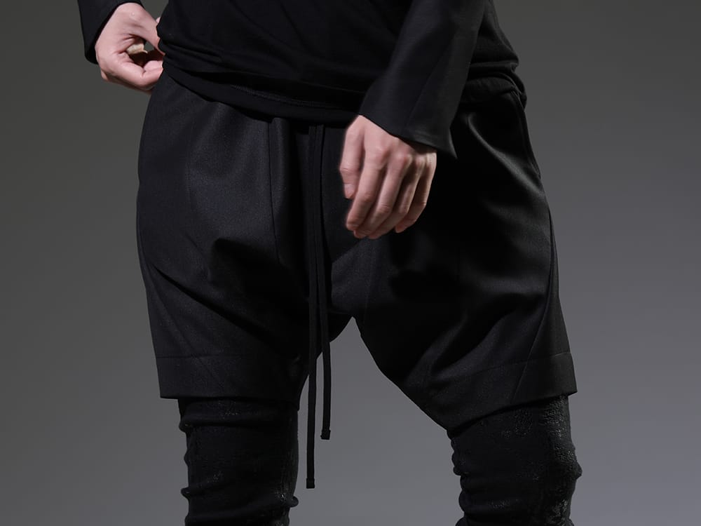 ユリウス 2023SS ジャケットと同じ素材で統一感のある上下で提案 - 817PAM8(ウール/ポリエステル ギャバジン ショーツ) - 3-004