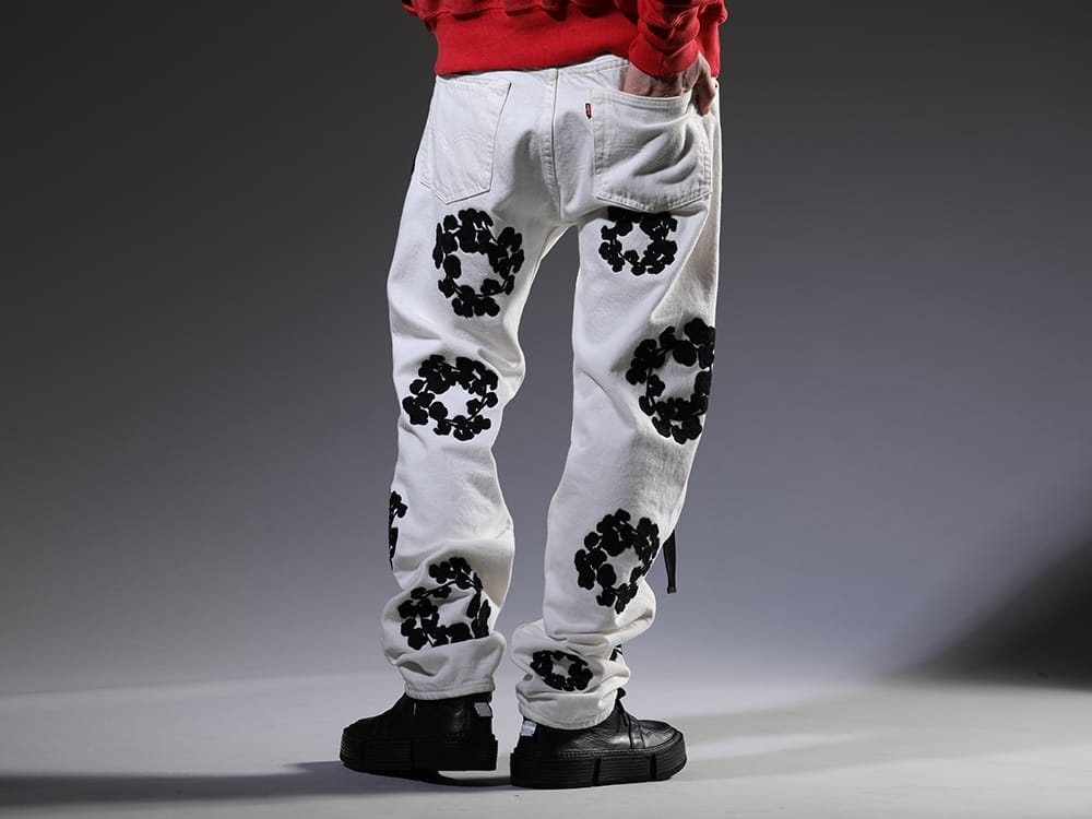 デニムティアーズ / グイディ / ユリウス 2023SS - オリジナルのデザインを全体に落とし込んだ名作デニム - DT-S22-0000-012(COTTON WREATH チェーンステッチ ジーンズ ホワイト - 501-500-30) GJ02-BLKT(レースアップブーツ - ホースフルグレインレザー - GJ02) 807ACU1-Black(カウスキン/ナイロン タイプベルト ブラック) - 3-003