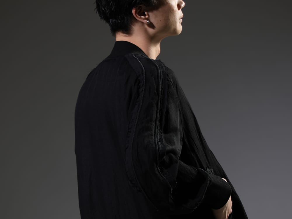 ヌード マサヒコマルヤマ 2023SS - ゆったりとしたシルエットが特徴的なボンバージャケット。 - NU-1693-Black(ガーメントダイ ボンバージャケット ブラック) - 2-013