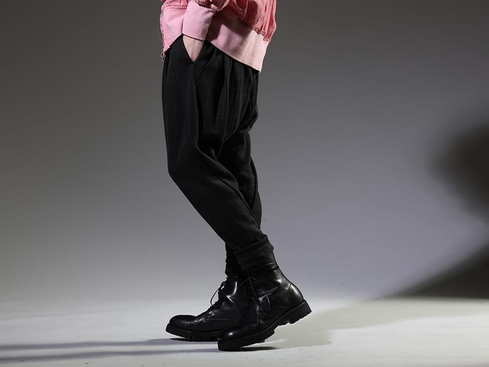 ヌード マサヒコマルヤマ / グイディ 2023SS シャドウチェックの柄が特徴的なnude:masahiko maruyamaのパンツ。 - NU-1689(ドロップクロッチ タックパンツ) 795V-Black-Horse(レースアップブーツ ラバーソール - ホースフルグレインレザー - 795V) - 3-002