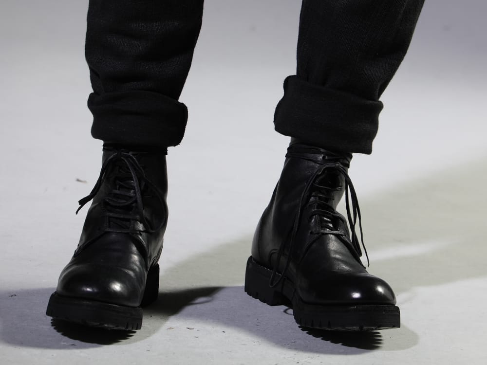 グイディ 2023SS シャドウチェックの柄が特徴的なnude:masahiko maruyamaのパンツ。 - 795V-Black-Horse(レースアップブーツ ラバーソール - ホースフルグレインレザー - 795V) - 3-006