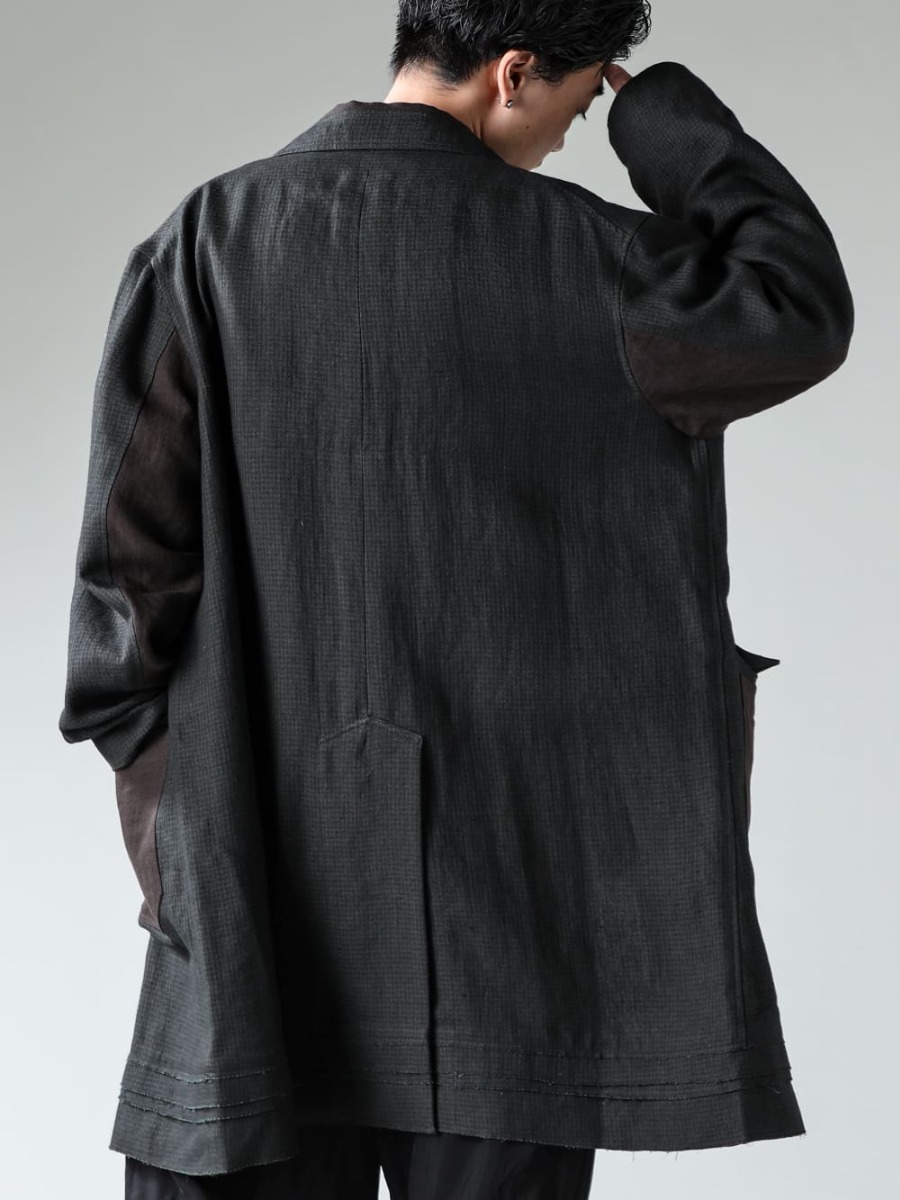 ZIGGY CHEN-ジギーチェン 2023 Spring Summer (春夏) コートのサブファブリックとインナーのファブリックを合わせた統一感のあるレイヤードスタイル  - 0M2311103 - クラシックワーカーズコート With コントラストポケット - 0M2310101 - セルビッジ ダブルブレストウェストコート - 0M2310202 - セルビッジ カラード シャツ - UM3507-Black - パジャマ パンツ - Handsewn-Classic-Lo - ハンドソーン クラシック ロー 2-003