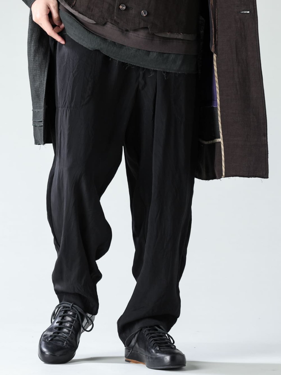 ZIGGY CHEN-ジギーチェン 2023 Spring Summer (春夏) UMA WANG パジャマパンツ 今期ZIGGY CHENのアイテムとも互換性の高いUMA WANGパジャマパンツ 写っている商品の品番と商品名4-1 - 写っている商品の品番と商品名4-2 - 写っている商品の品番と商品名4-3 4-001