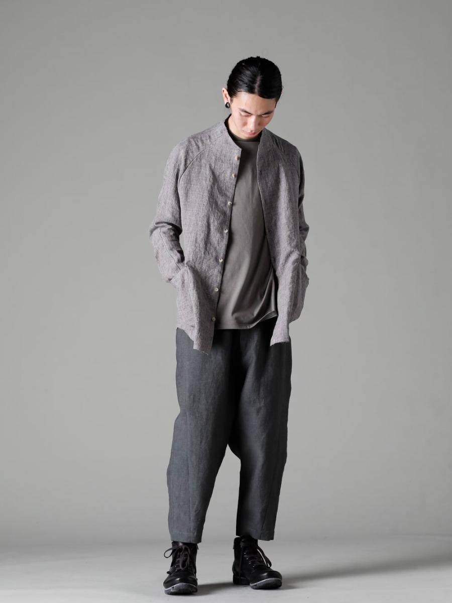 DEVOA 23SS styling - Styled in this season's signature colors Semi-high neck shirt with jacket details - SHN-RTHR-Vintage-Blue Shirt Ramie Vintage Blue CSC-SSL3-Mud-Gray Long Sleeve Cotton Stretch Jersey Mud Gray PTN-BLKL-Blue-Gray Dropped Crotch Cropped Pants Linen Blue Gray FW-CSHS Leather boots GUIDI Horse leather  1-001