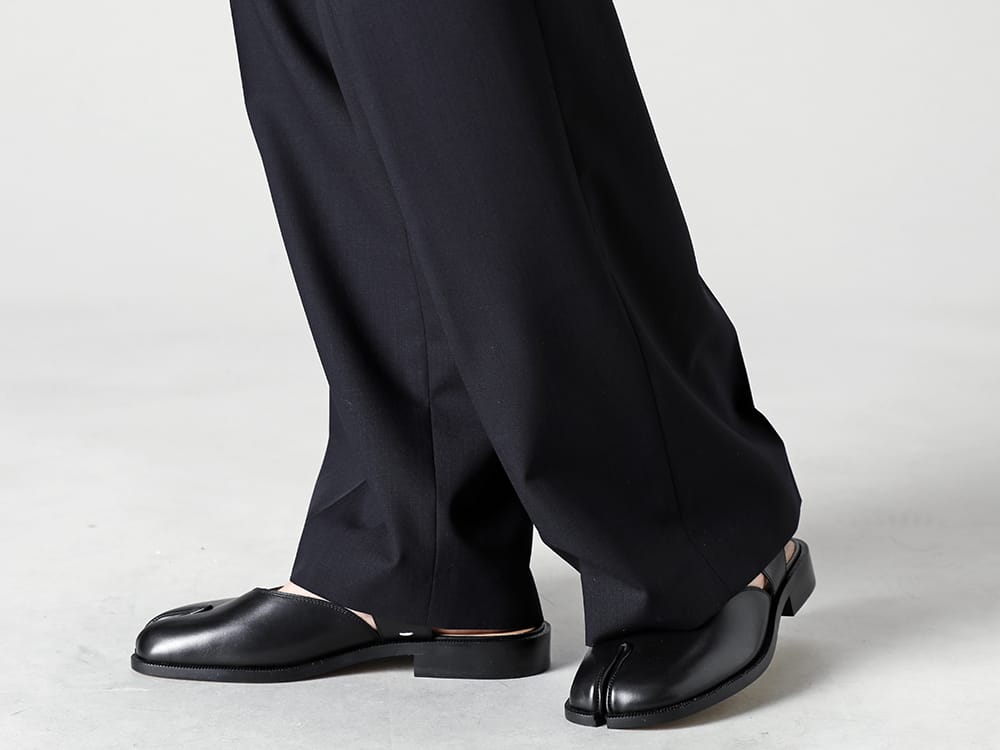 Maison Margiela 2023SS IRENISA's two-tuck wide pants are a perfect match with just the right size tops! - IH-23SS-P018-MT - Two Tucks Wide Pants - S57WP0082 - Tabi Sandals 3-004