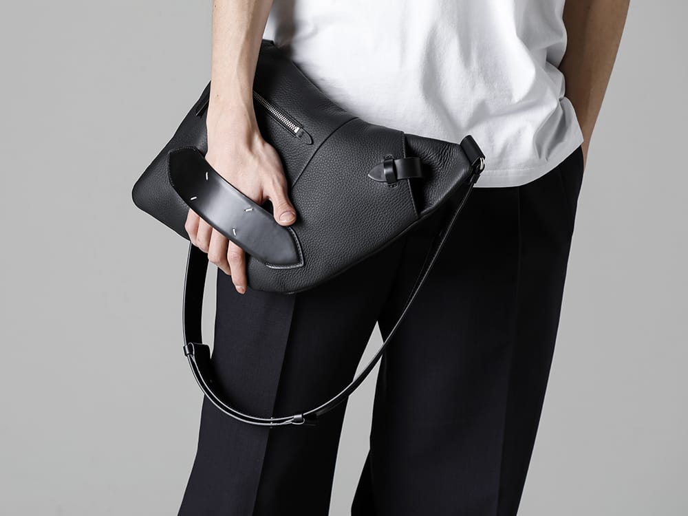 Maison Margiela - メゾン マルジェラ 2023SS フルレングスパンツを合わせることで引き立つタビデザイン IH-23SS-P018-MT - ツータックワイドパンツ - SB1WG0017 - ソフト 5AC オン ボディ 3-001