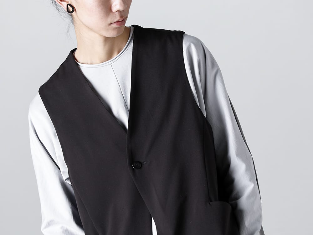 RIPVANWINKLE - リップヴァンウィンクル 2023SS 新しい提案となるベストはブラックに映えるネイビーのサイドラインがポイント  - RW-544 - グルカ ベスト - RW-500-L.Gray × Shark - ドルマン L/S ライトグレー × シャーク 2-002