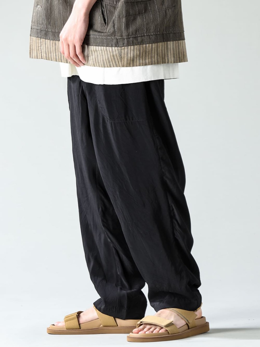 ZIGGY CHEN 23SS (Spring/Summer) These full-length pants for summer are recommended to be combined with sandals - UM3507 - Black - Pajama Pants - US9561 - Tan - Men’s Sandal Tan 3-002