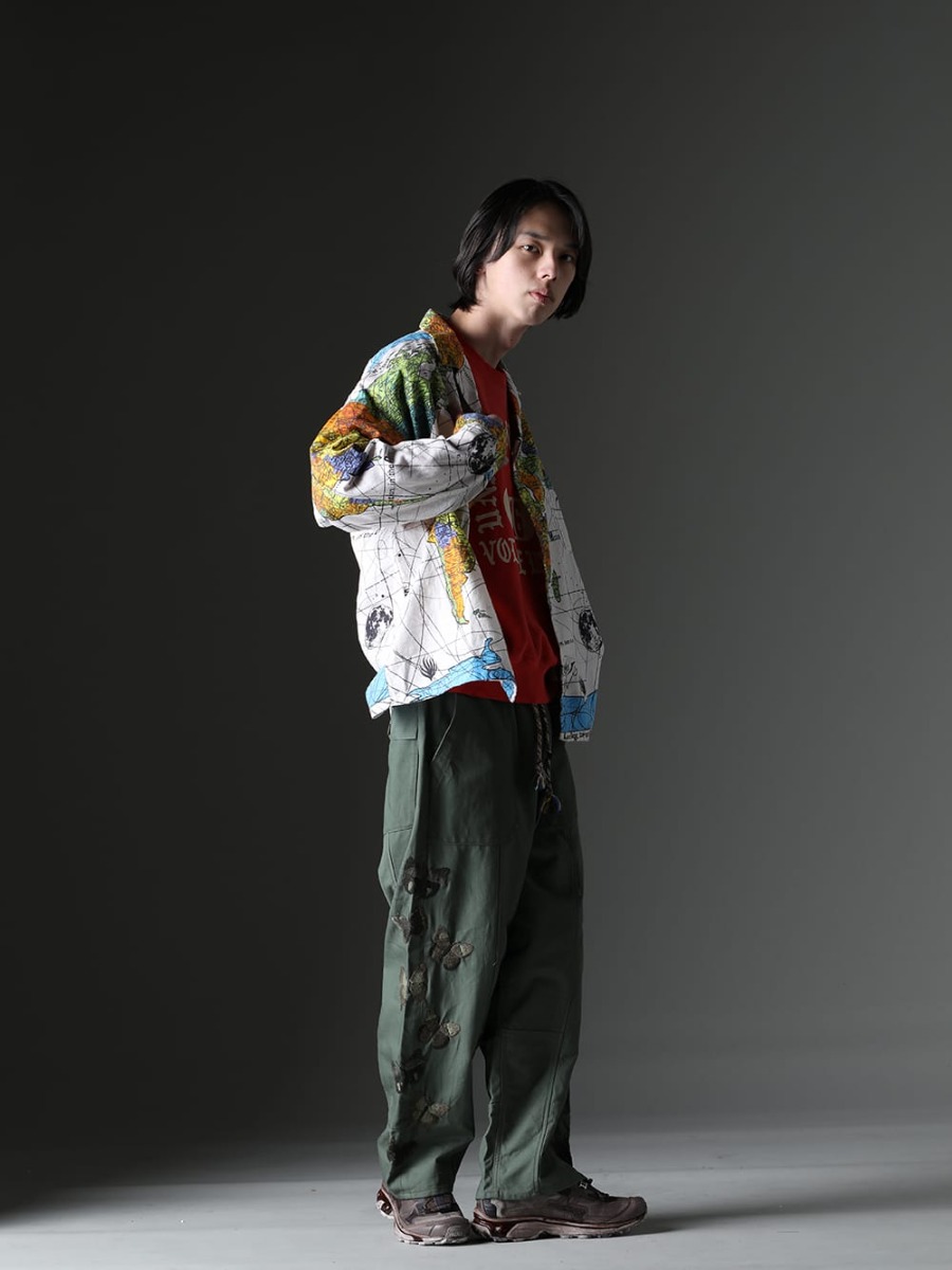 セントマイケル/ インク / レブン バイ ボリス ビジャン サベリ 2023SS - 色使いで差をつけた安定感のあるスタイリング。 - SM-S23-0000-082(セントマイケル × ドクター・ウー WORLD MAP パジャマシャツ) SM-S23-0000-044(UNKNOWN PWR スウェットシャツ) ink23-11(バタフライ パンツ) BAMBA5-11XS-Dirty Gray(バンバ5 - 11XS - ダーティグレー) - 1-002