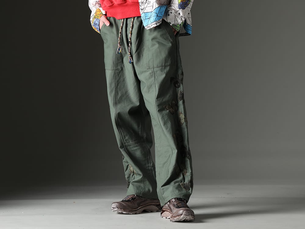 インク / レブン バイ ボリス ビジャン サベリ 2023SS 蝶々の手刺繍が特徴的なinkのベイカーパンツ。 - ink23-11(バタフライ パンツ) BAMBA5-11XS-Dirty Gray(バンバ5 - 11XS - ダーティグレー) - 3-001