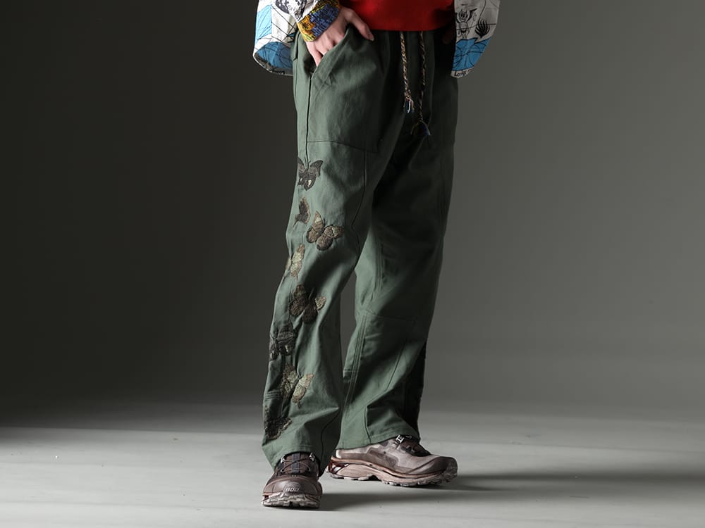 インク / レブン バイ ボリス ビジャン サベリ 2023SS 蝶々の手刺繍が特徴的なinkのベイカーパンツ。 - ink23-11(バタフライ パンツ) BAMBA5-11XS-Dirty Gray(バンバ5 - 11XS - ダーティグレー) - 3-002