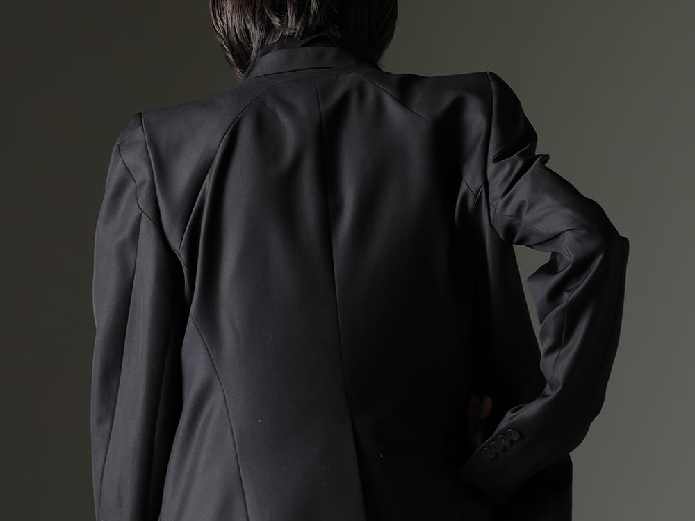 ユリウス 2023SS - レーヨン コットンの混紡生地のインナーでモード感をプラス - 817JAM1(ウール/ポリエステル ギャバ テーラードジャケット) - 2-008