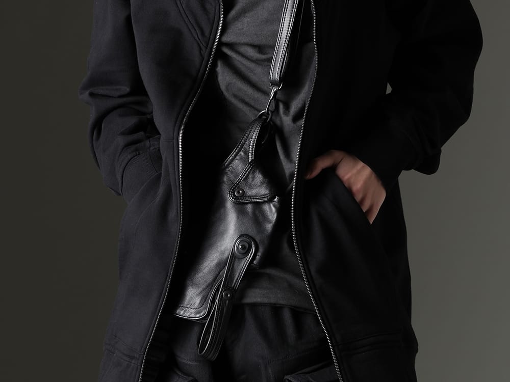 JULIUS / D.HYGEN 2023SS - A versatile, practical hoodie - 819CUM1-black(Front Zip Sweat Hoodie Black) ST101-0823S-Charcoal(30/- Soft Cotton Jersey Cold Dye Belt Adjustable T-Shirt Charcoal) 819BGU2-L(Lamb Leather Gun Holder Pouch) - 2-004