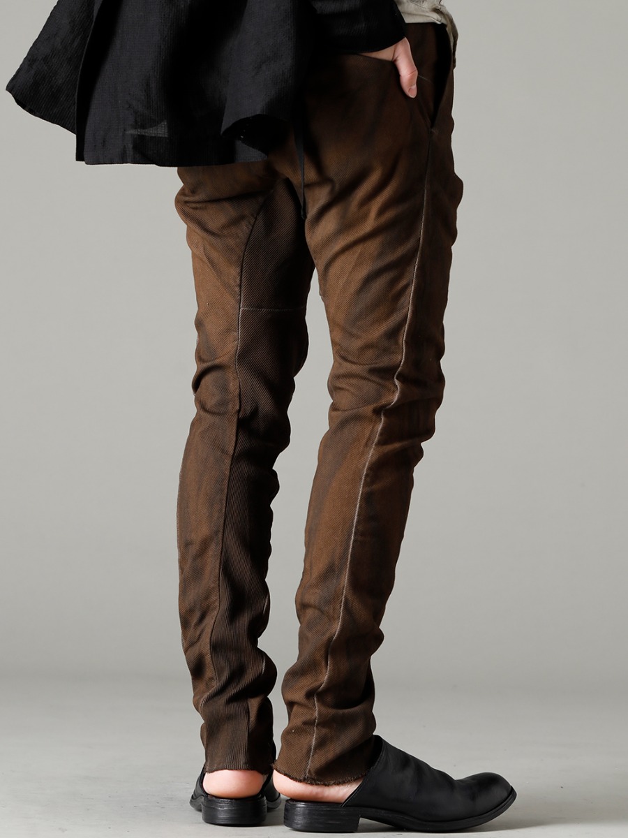 masnada 23SS the rust-inspired granite recreates an artistic hue. - m3022 rib Insert Dart Slim Pants Granite M30S01 sabo 3-002