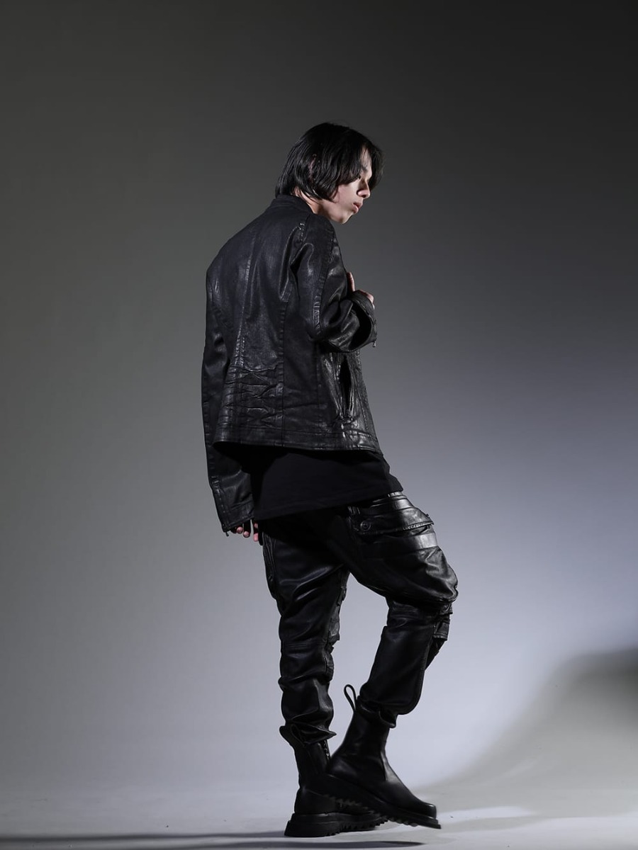 Julius 2023SS - Selecting Coated Denim Jacket with 10.5oz Stretch Denim as Outerwear - 819BLM2-C(10.5oz Stretch Denim Coating Seamed Jacket) 819CUM2-black(Cotton Sweat Drape Neck Short Sleeve T-Shirt Black) 819PAM4(Lamb Leather Gas Mask Skinny Pants) 807FWM2(Cow Skin Side Zip Boots) - 1-002