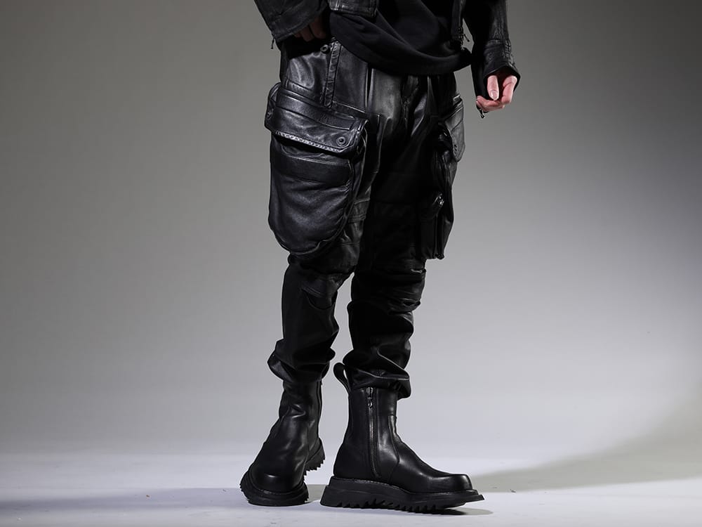 Julius 2023SS Popular Gas Mask Cargo Pants made with Lamb Leather - 819PAM4(Lamb Leather Gas Mask Skinny Pants) 807FWM2(Cow Skin Side Zip Boots) - 3-001