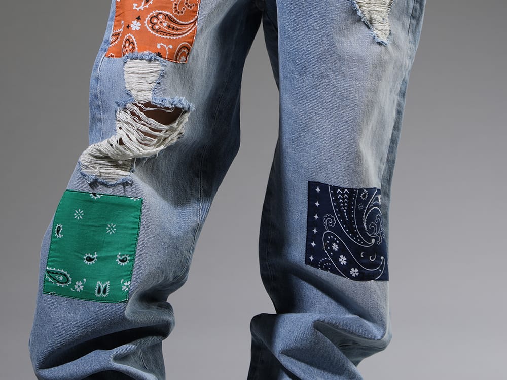 ALANUI 2023SS These denim pants feature the patchwork that ALANUI is known for. - LMYS23-200(Baggy Denim Patchwork Jeans) - 3-005