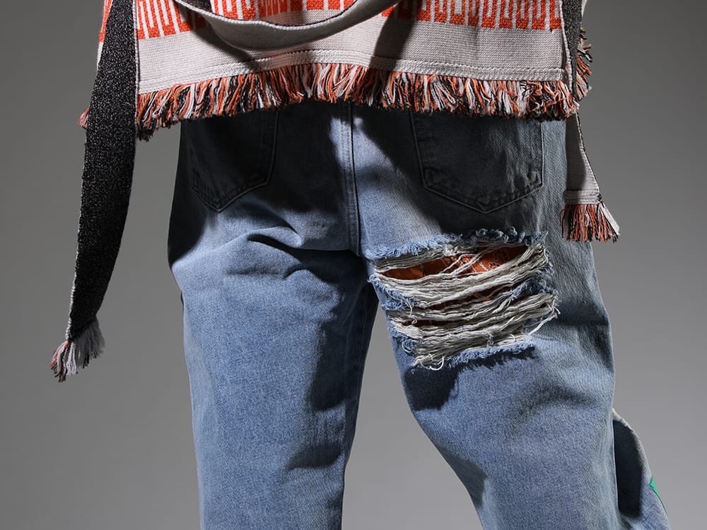 ALANUI 2023SS These denim pants feature the patchwork that ALANUI is known for. - LMYS23-200(Baggy Denim Patchwork Jeans) - 3-006