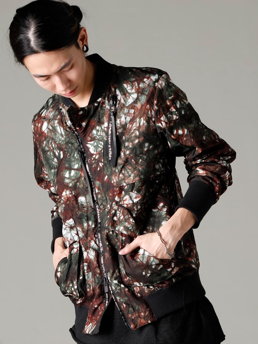 D.HYGEN 23SS Multiple colors are intricately intertwined.様  - ST104-0123S-Moss-Black Mura (unevenly dyed) Nylon Ox Bomber Jacket, Moss Black ST107-0323S Mud-finished stretch denim drop crotch jog pants 2-001