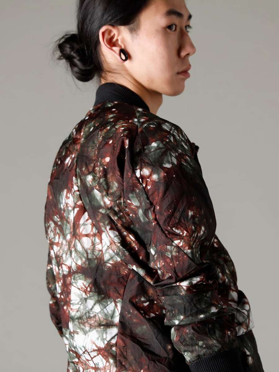 D.HYGEN 23SS Multiple colors are intricately intertwined.様  - ST104-0123S-Moss-Black Mura (unevenly dyed) Nylon Ox Bomber Jacket, Moss Black ST107-0323S Mud-finished stretch denim drop crotch jog pants 2-005