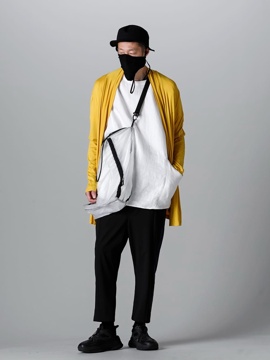 RIPVANWINKLE - リップヴァンウインクル 2023SS スタイリング - RIPVANWINKLE 23SS パッカブルトート ミックススタイル 4月デリバリーの中からパッカブルトートを使用したオススメスタイル！ - RW-502-Mustard - ソリッド ジャージー カーデ マスタード - RW-529-Euro White - ソリッド シャツT ユーロホワイト - RW-534 - グルカ パンツ - RW-556 - フィード ハット - RW-551 - パッカブル トート - RW-552 - ストラップ - SCV879C001 - フェアー ウィンドライト 1-001