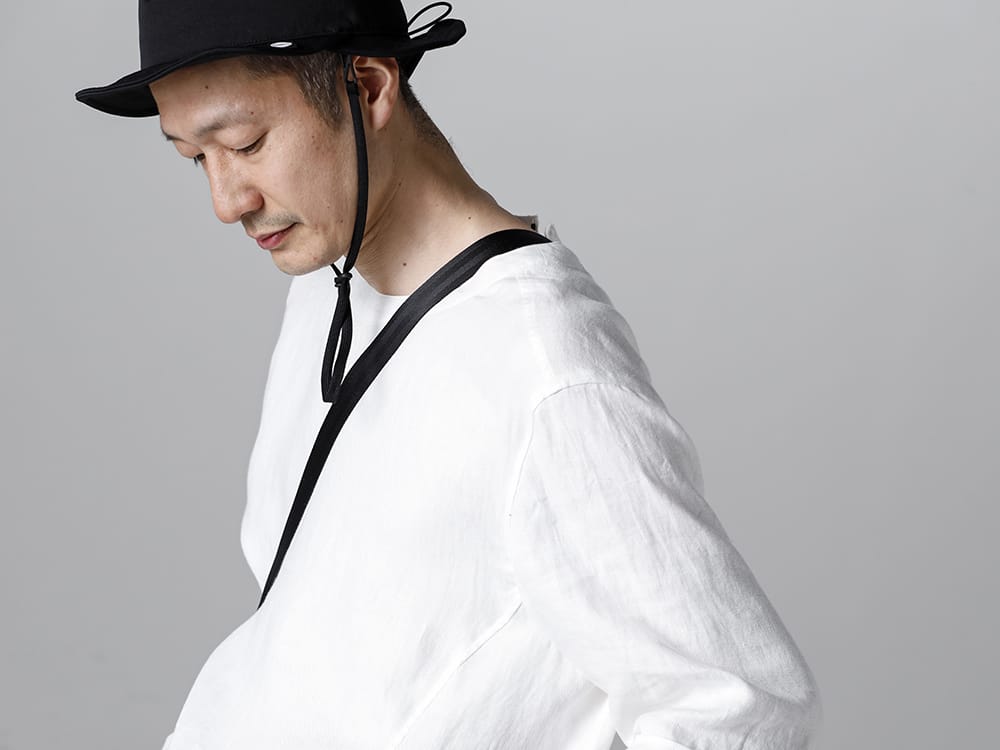 RIPVANWINKLE - リップヴァンウインクル 2023SS 別売りで販売されているRW-552「ストラップ」をショルダーベルトとして使用！ RW-529-Euro White - ソリッド シャツT ユーロホワイト - RW-552 - ストラップ 3-001