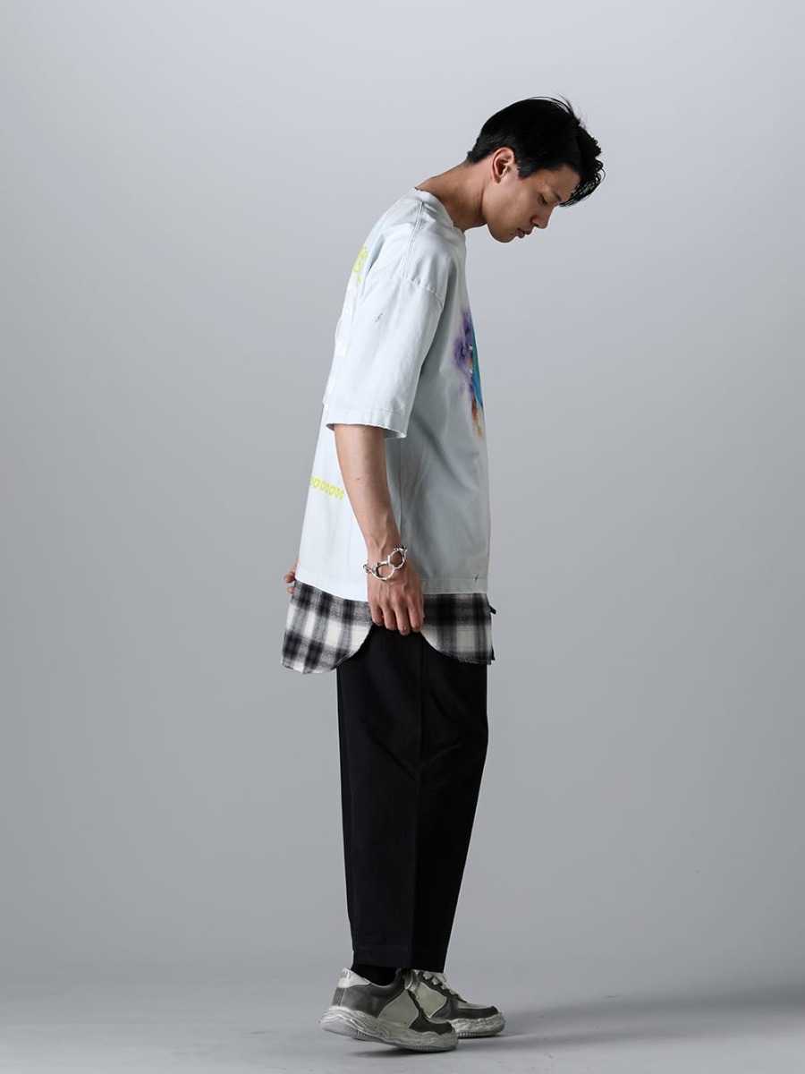 Maison MIHARAYASUHIRO 2023SS Styling Casual summer styling with Maison MIHARAYASUHIRO layered T-shirts as main feature! - A10TS641-Blue - Shirt layered Tee - sa.0037SS23-Silver - bone shaped carabiner bracelet.-L- Silver - O15TR4-BLACK - JOGGING TROUSERS Water-Repellent Dense Cloth BLACK - A10FW710-White - WAYNE Low- Original sole leather sneakers White 1-002