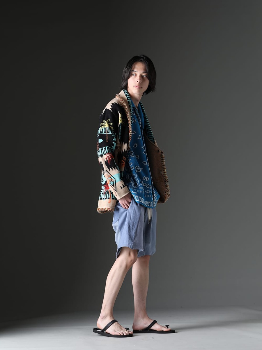 アラヌイ / タカヒロミヤシタザソロイスト / インク 2023SS - ブルーカラーをメインに組み上げた大人なリゾートスタイル - LMHS23-050(パームツリー ジャカード アイコンカーディガン) LMHS23-022(バンダナ ピケットシャツ ブルースウィムマルチ)  sa.0038SS23-Silver(ボールチェーンネックレス-S-レギュラー シルバー) sa.0038SS23-Gold(ボールチェーンネックレス-S-レギュラー ゴールド) sa.0036SS23-Silver(ボーンシェイプド カラビナ ブレスレット/S/シルバー) sa.0036SS23-Gold(ボーンシェイプドカラビナブレスレット-S- ゴールド) ink23-14-Sax(ミリタリーショーツ サックス) sgf.0001SS23(ナチュラルマテリアルサンダル) - 1-002