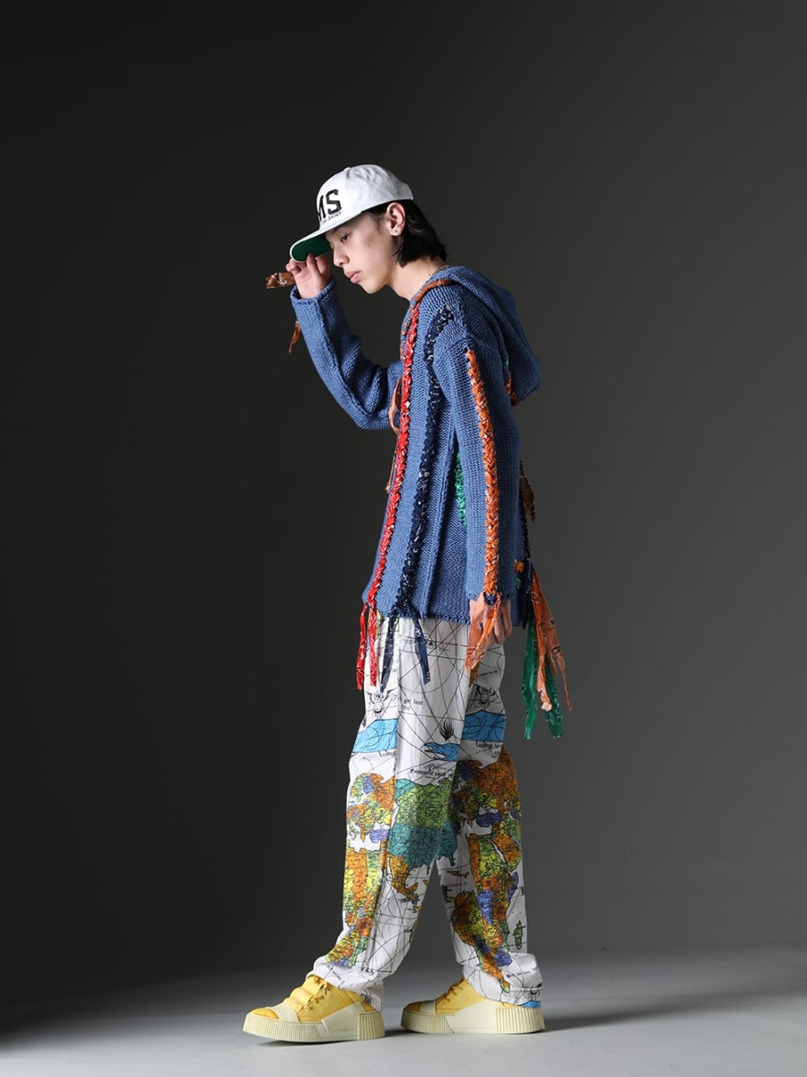 アラヌイ / セントマイケル / ボリス ビジャン サベリ / ワークスタッドミュンヘン 2023SS - 色使いを意識しまとめたポップでラグジュアリーなスタイル。 - LMHS23-017(インナーピース バハフーディー) TS-ONE-PIECE.1-RF-FKN00001-FADED-FAT(TS ワンピース.1-RF-FKN00001 FADED FAT)  SM-S23-0000-072(PMS キャップ) M9083(ショルダーバッグ #2) M3961(チョーカー トレース リンクス) SM-S23-0000-083(セントマイケル × ドクター・ウー WORLD MAP パジャマパンツ) BAMBA2.1-PERFORATED-LEATHER-WHITE-SOLE(バンバ2.1 パーフォレイティド レザー / ホワイトソール) - 1-003