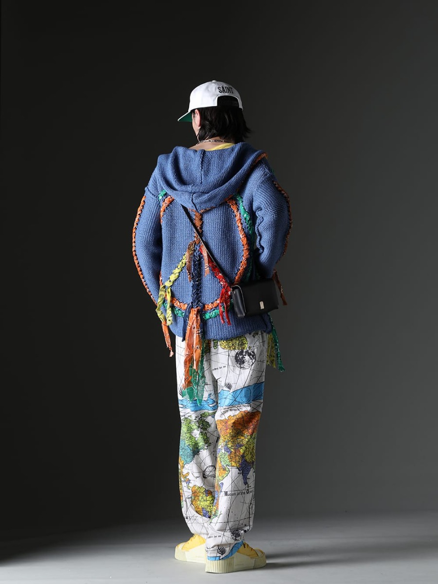 アラヌイ / セントマイケル / ボリス ビジャン サベリ / ワークスタッドミュンヘン 2023SS - 色使いを意識しまとめたポップでラグジュアリーなスタイル。 - LMHS23-017(インナーピース バハフーディー) TS-ONE-PIECE.1-RF-FKN00001-FADED-FAT(TS ワンピース.1-RF-FKN00001 FADED FAT)  SM-S23-0000-072(PMS キャップ) M9083(ショルダーバッグ #2) M3961(チョーカー トレース リンクス) SM-S23-0000-083(セントマイケル × ドクター・ウー WORLD MAP パジャマパンツ) BAMBA2.1-PERFORATED-LEATHER-WHITE-SOLE(バンバ2.1 パーフォレイティド レザー / ホワイトソール) - 1-004