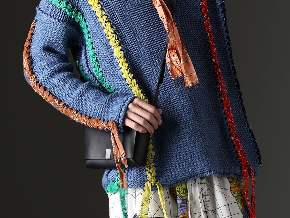 アラヌイ / ワークスタッドミュンヘン 2023SS - ピースマークが特徴的なALANUIのバハフーディー - LMHS23-017(インナーピース バハフーディー) M9083(ショルダーバッグ #2) - 2-005