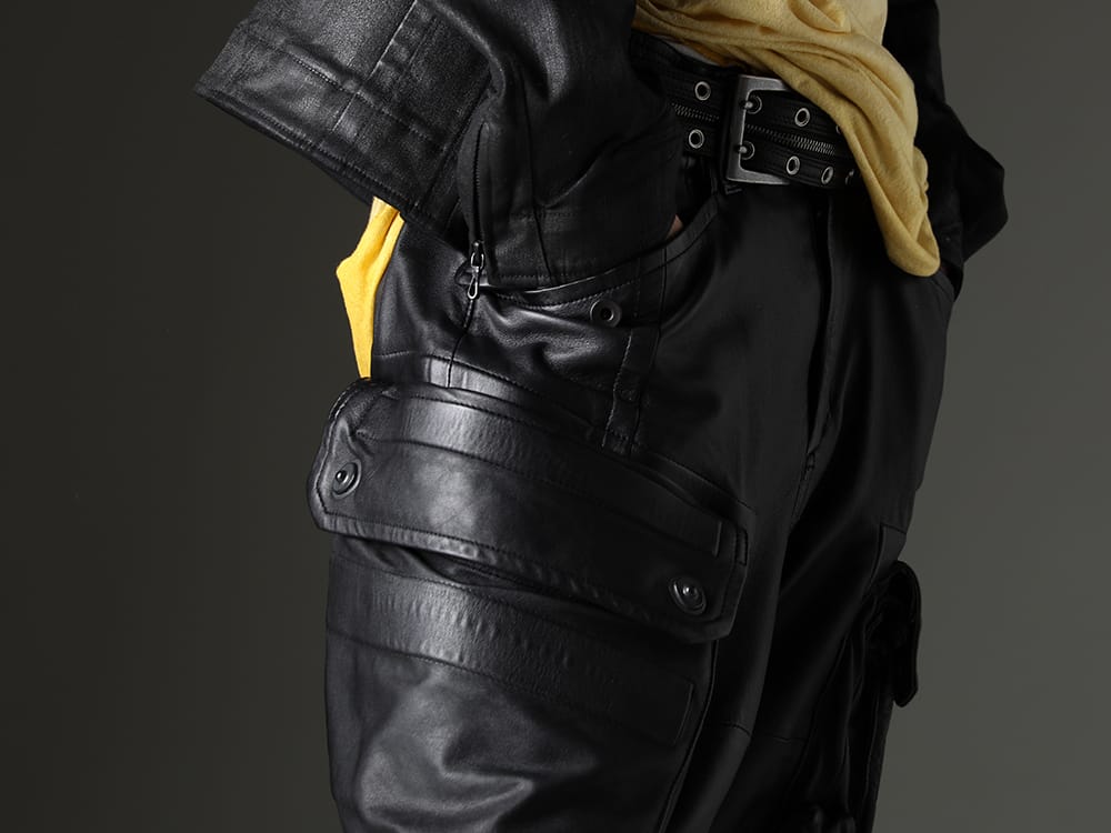 JULIUS(ユリウス) 2023SS 隅々まで考えを巡らせたディテール - 819PAM4(ラムレザー ガスマスク スキニーパンツ) 819ACU1-black-silver(カウレザー ジッパーベルト ブラック × シルバー) - 3-005