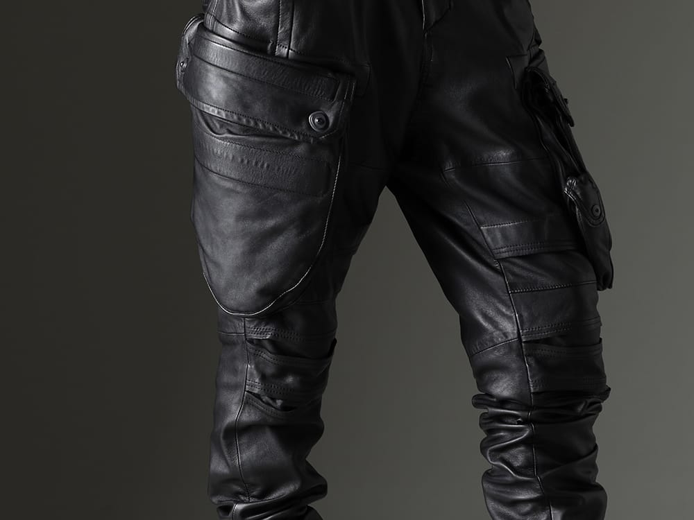 JULIUS(ユリウス) 2023SS 隅々まで考えを巡らせたディテール - 819PAM4(ラムレザー ガスマスク スキニーパンツ) - 3-006