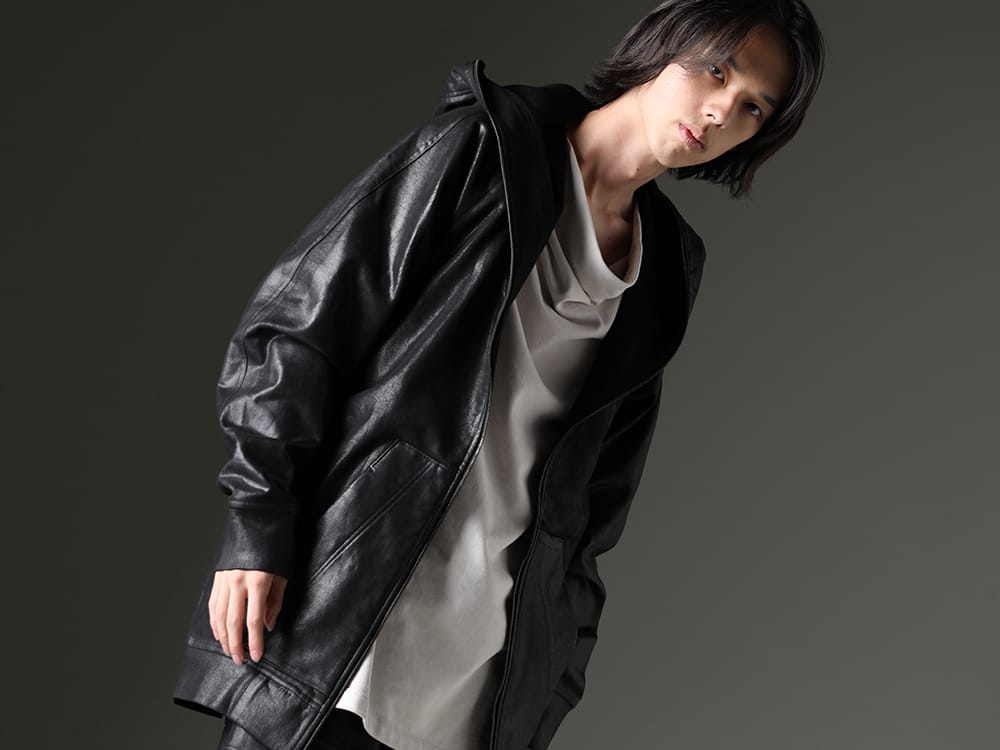 JULIUS 2023SS - Impressive neck design - 819CUM1-C(Front Zip Coating Sweat Hoodie) 819CUM2-plaster(Cotton Sweat Drape Neck Short Sleeve T-Shirt Plaster) - 2-001