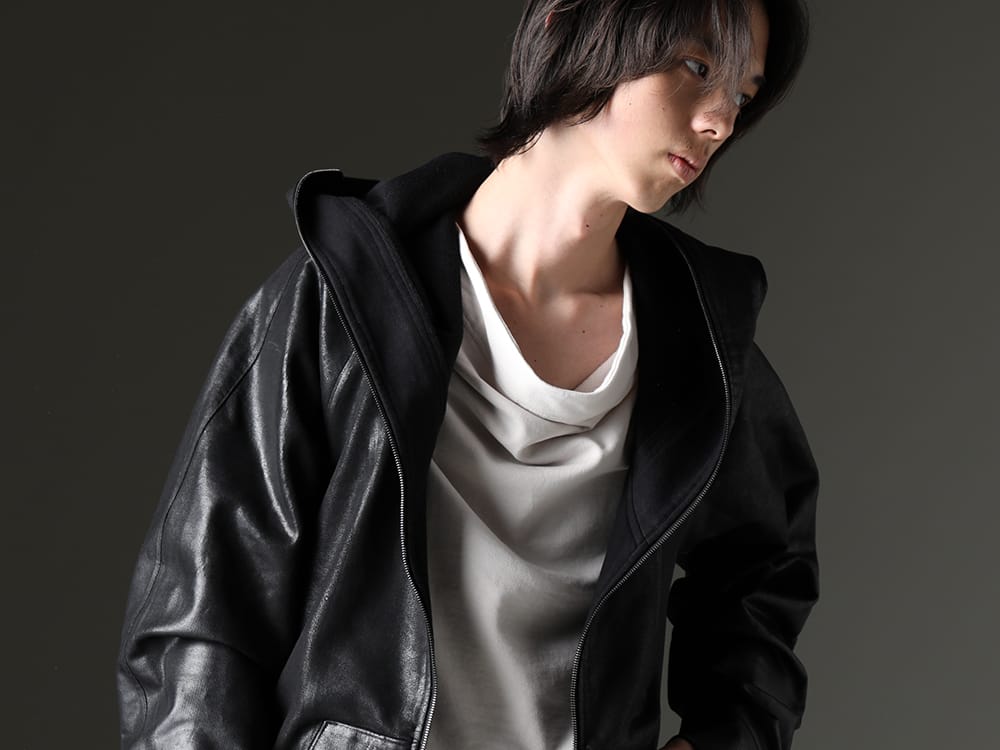 JULIUS 2023SS - Impressive neck design - 819CUM1-C(Front Zip Coating Sweat Hoodie) 819CUM2-plaster(Cotton Sweat Drape Neck Short Sleeve T-Shirt Plaster) - 2-004