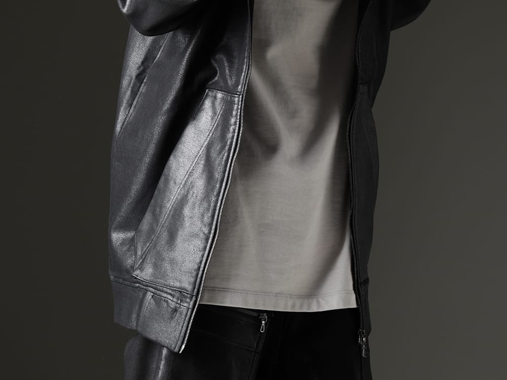 JULIUS 2023SS - Impressive neck design - 819CUM1-C(Front Zip Coating Sweat Hoodie) 819CUM2-plaster(Cotton Sweat Drape Neck Short Sleeve T-Shirt Plaster) - 2-006