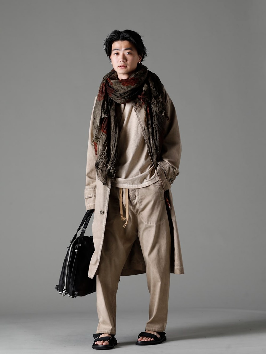 UMA WANG(ユマ・ワン) 23SS(春夏) 見出し5 - UM3530-Tan ドロップ クロッチ デニム パンツ タン US9561-Tan メンズ サンダル タン  4-001